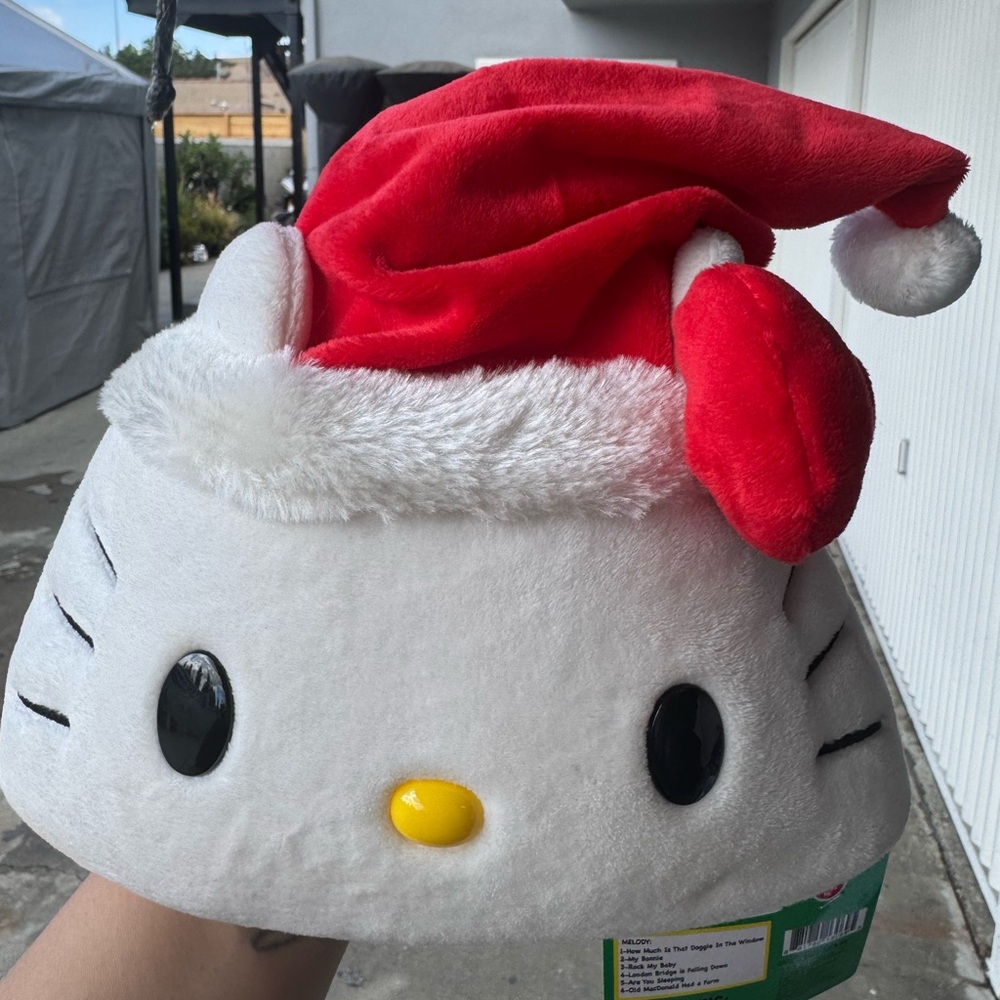 Hello Kitty Dancing Hat